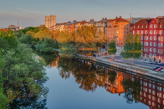 Bostäder på Kungsholmen, vid Karlbergskanalen, där Bjurfors mäklare på Kungsholmen förmedlar bostadsrätter