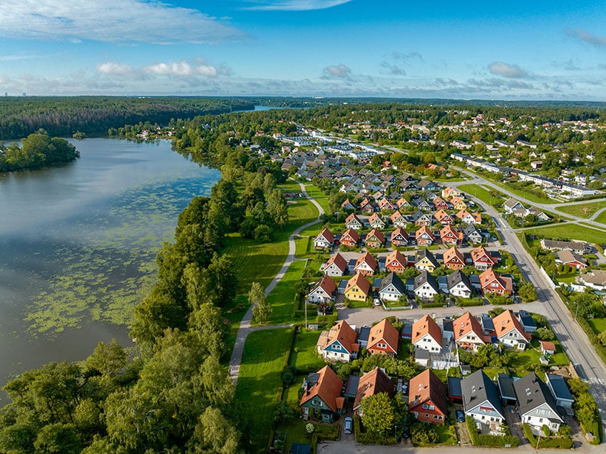 maklare-upplands-vasby-bjurfors-Bollstanas-villaomrade.jpg